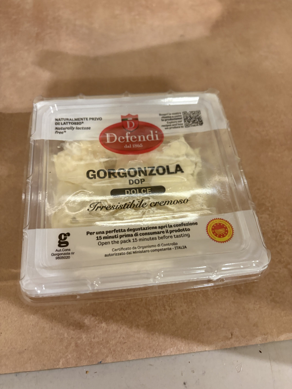 Scooping Gorgonzola 200g PDO Olives&Oils