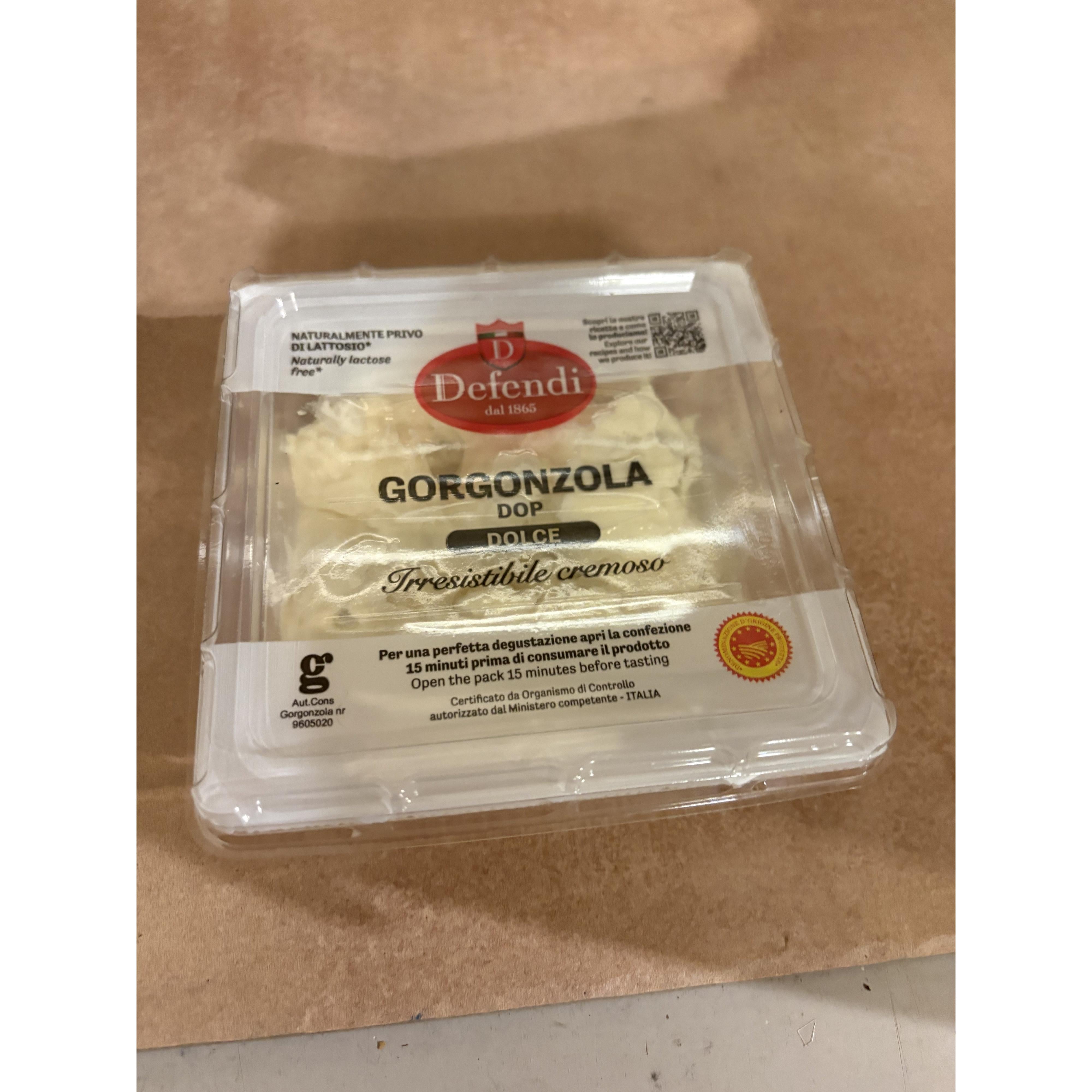Scooping Gorgonzola 200g PDO Olives&Oils