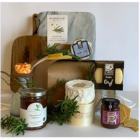 Olives & Oils cheese and chutney gift hamper