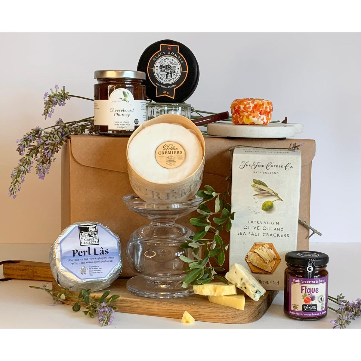 Olives & Oils cheese gift hamper